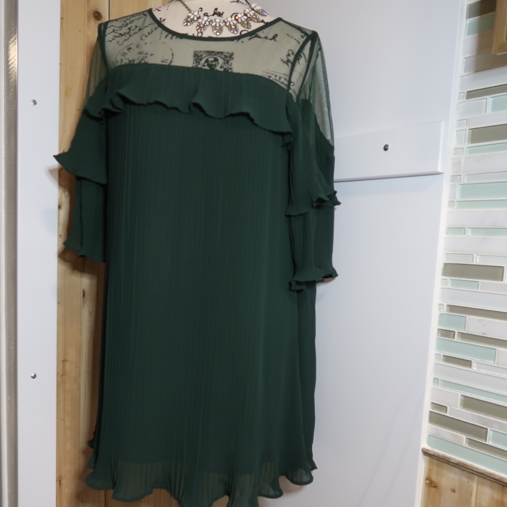 Romeo & Juliet Couture Flirty Dress - Picture 4 of 10
